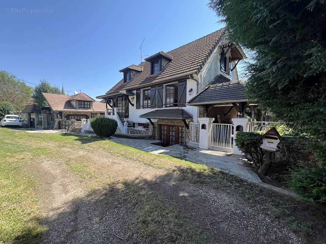 Maison à CHAUNY