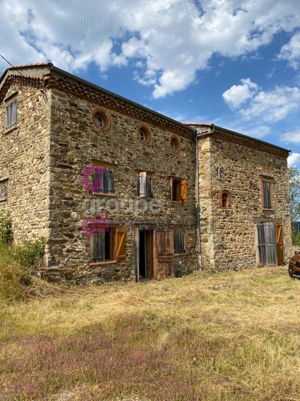 Maison à CHAMPAGNAC-LE-VIEUX