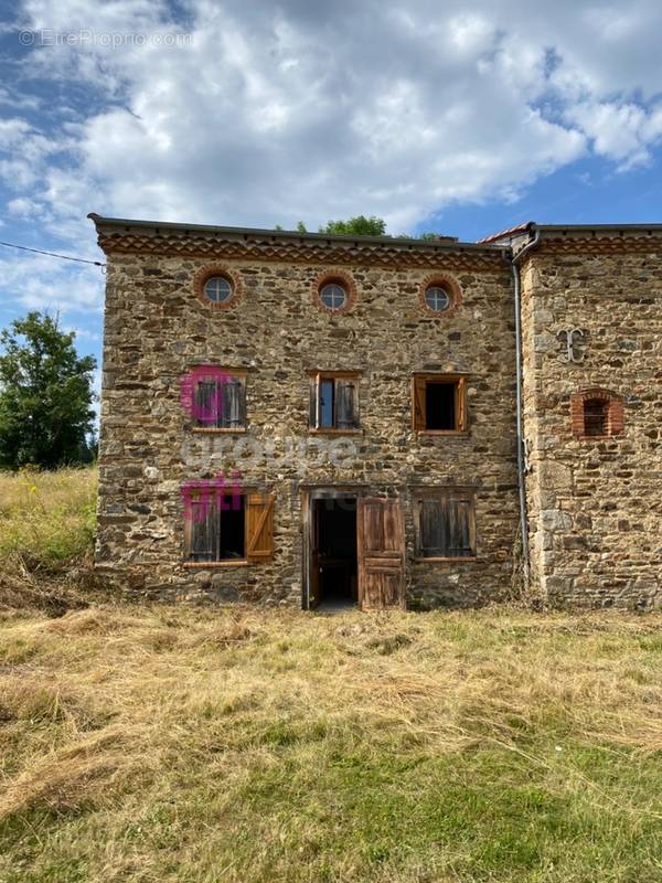 Maison à CHAMPAGNAC-LE-VIEUX