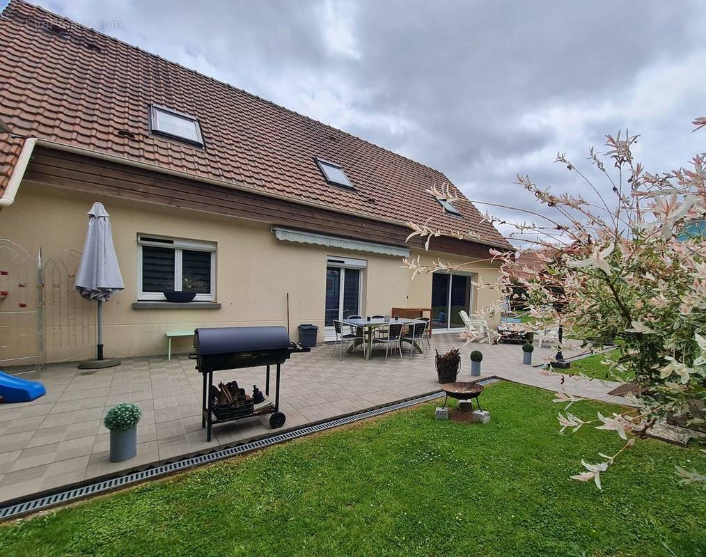 Coté terrasse Sud / Ouest 40 m² - Maison à BERTRIMONT