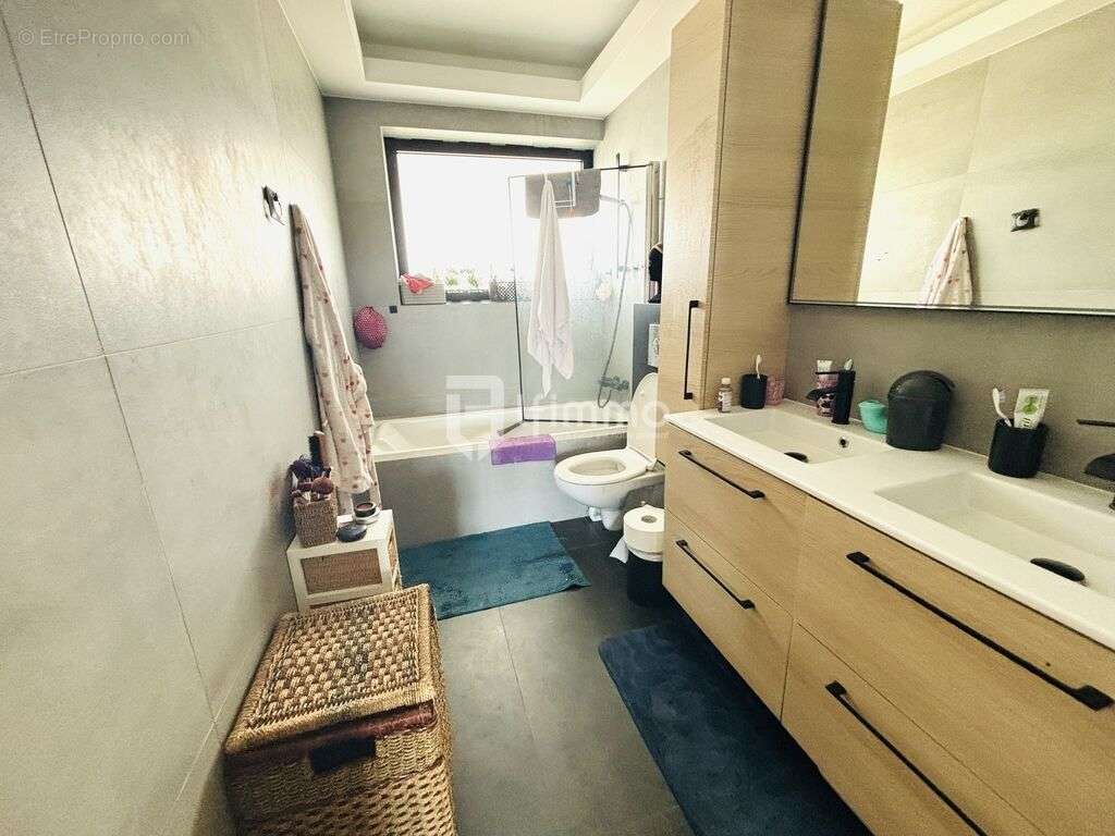 Appartement à VILLENEUVE-LOUBET