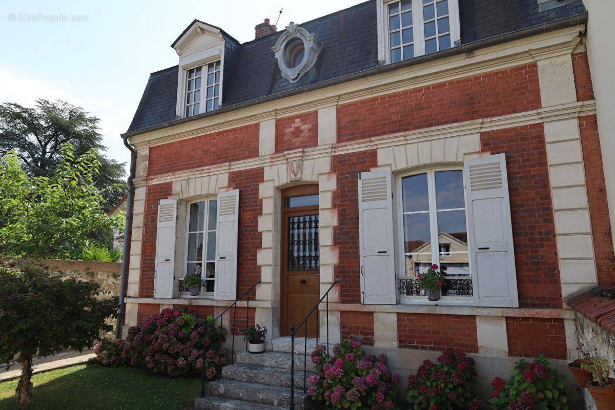 Maison à BONNIERES-SUR-SEINE