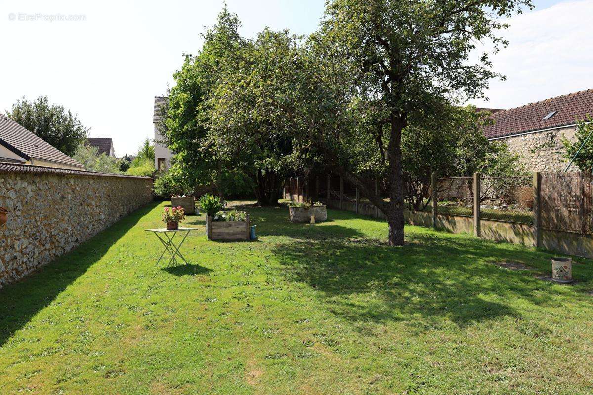 Maison à BONNIERES-SUR-SEINE