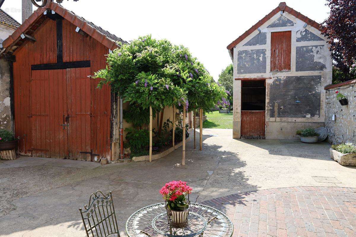 Maison à BONNIERES-SUR-SEINE