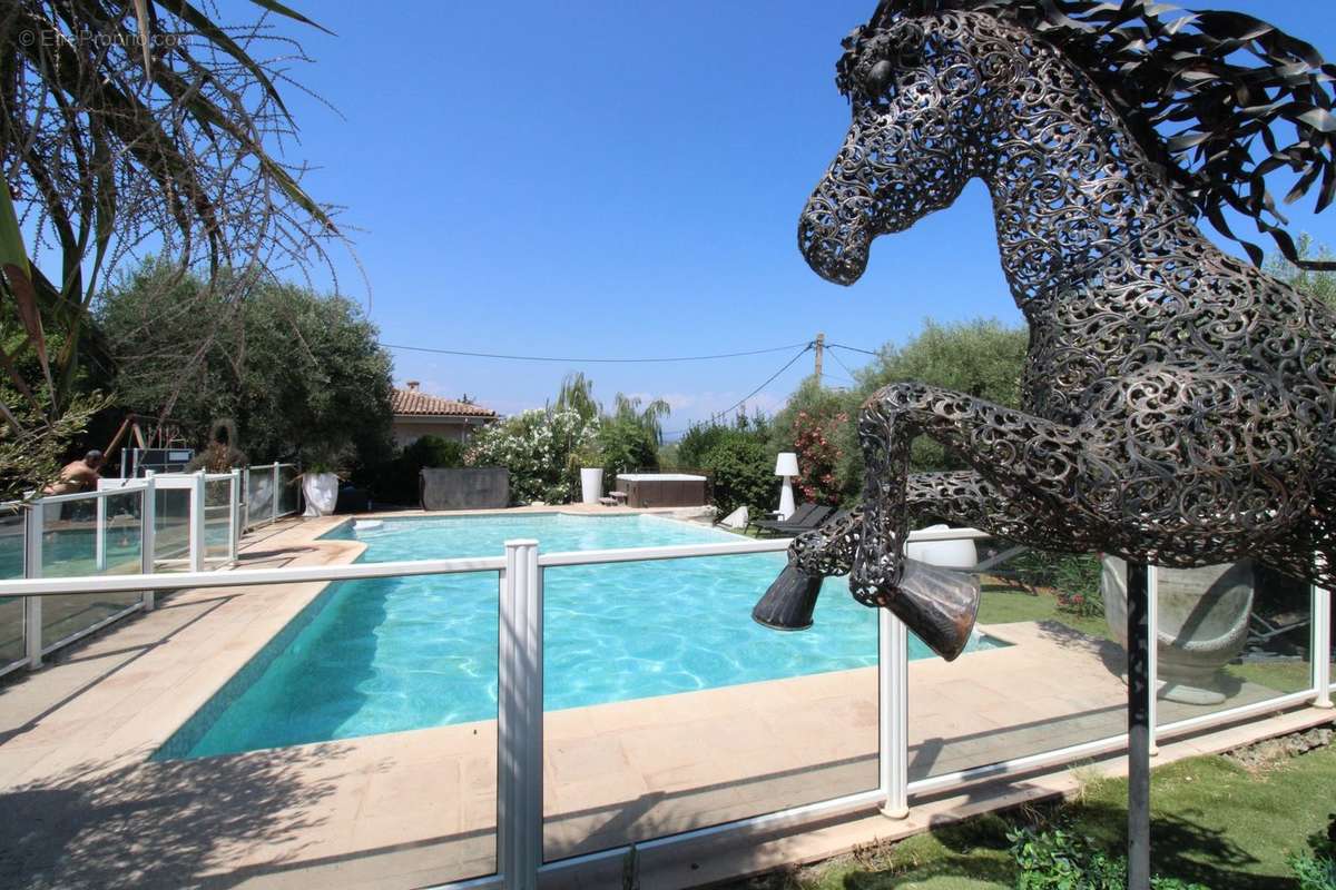 PISCINE - Maison à ANTIBES