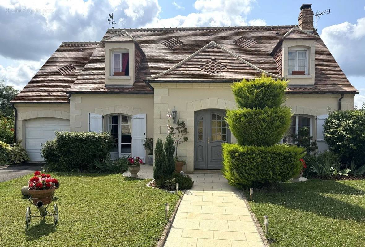 Maison à LACROIX-SAINT-OUEN