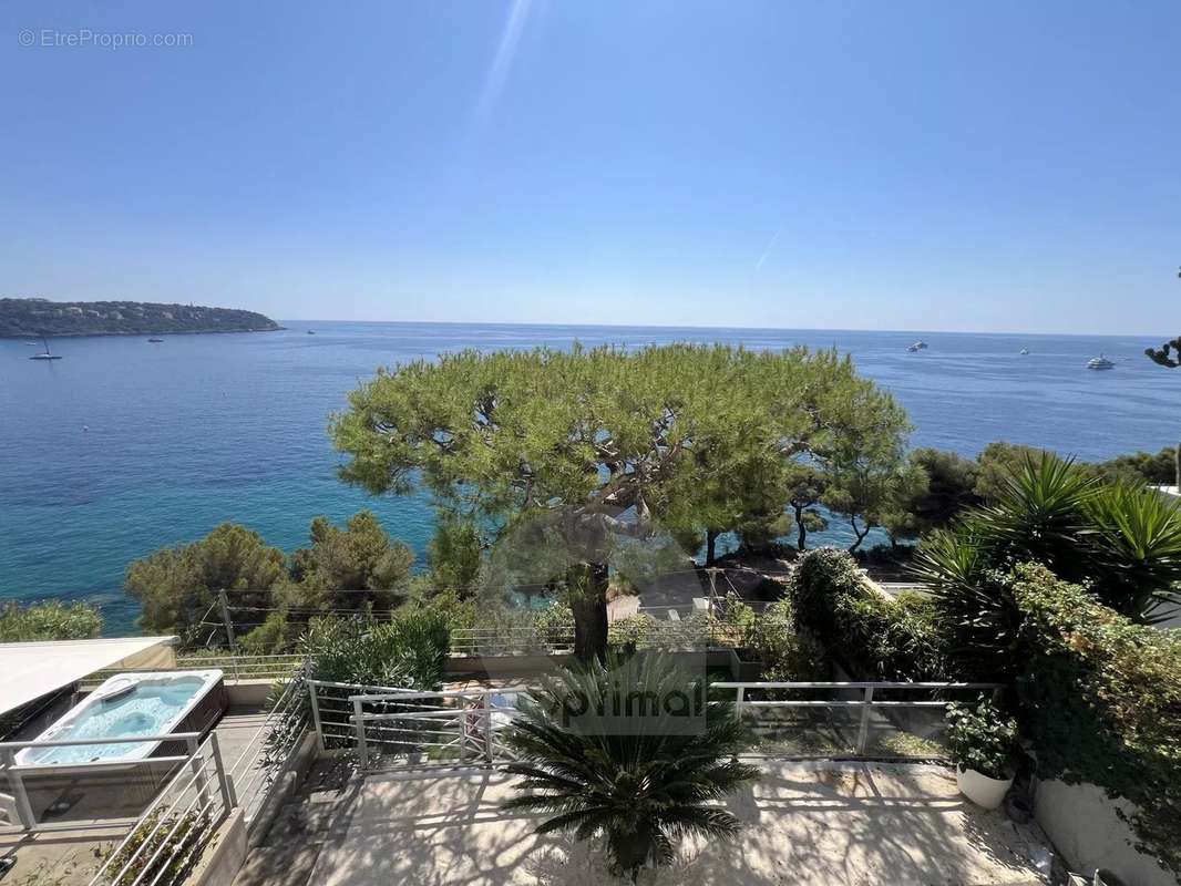 Appartement à ROQUEBRUNE-CAP-MARTIN