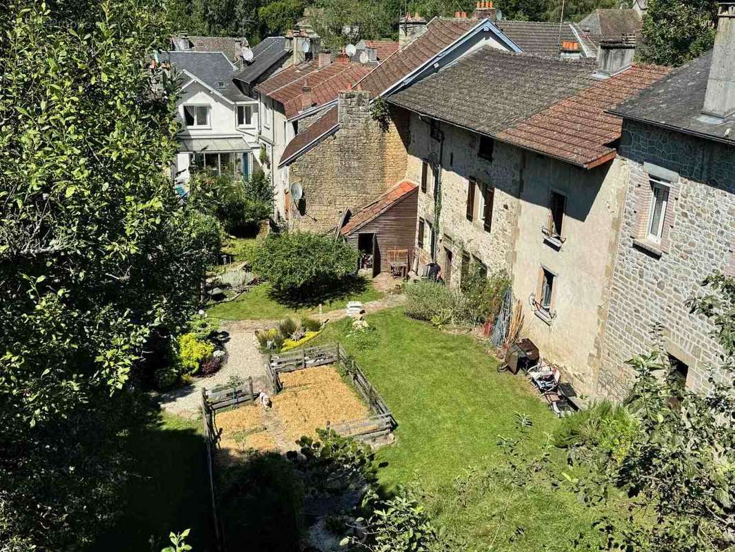 Maison à EYMOUTIERS