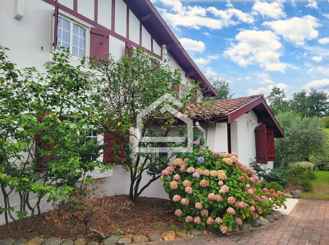 Maison à MERIGNAC