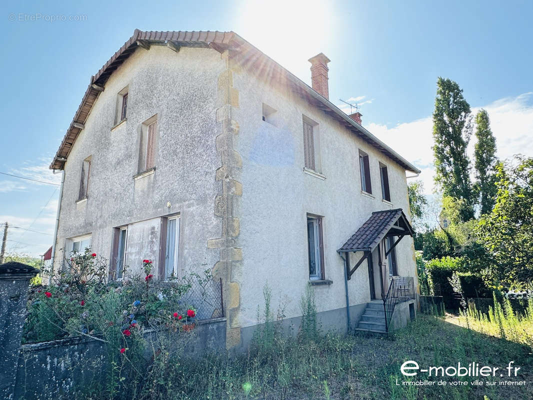 Maison à CHARLIEU