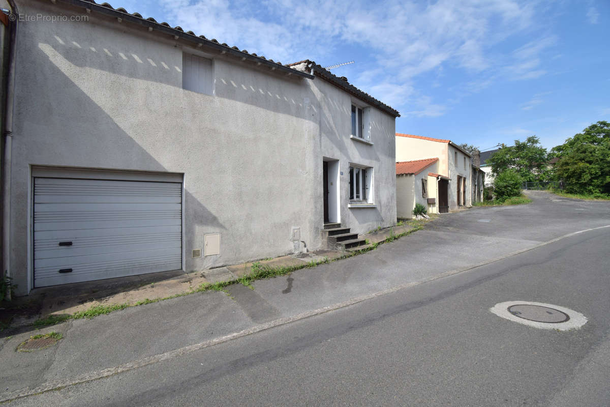 Maison à ROCHESERVIERE