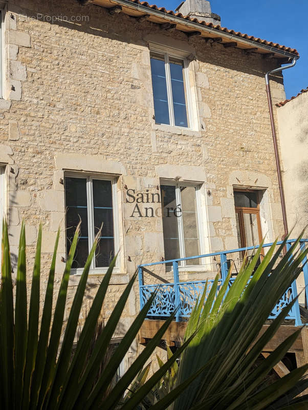 Maison à VERTEUIL-SUR-CHARENTE