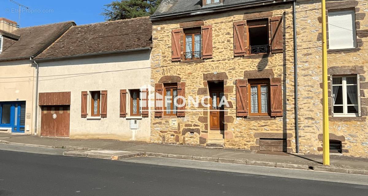 Maison à FRESNAY-SUR-SARTHE