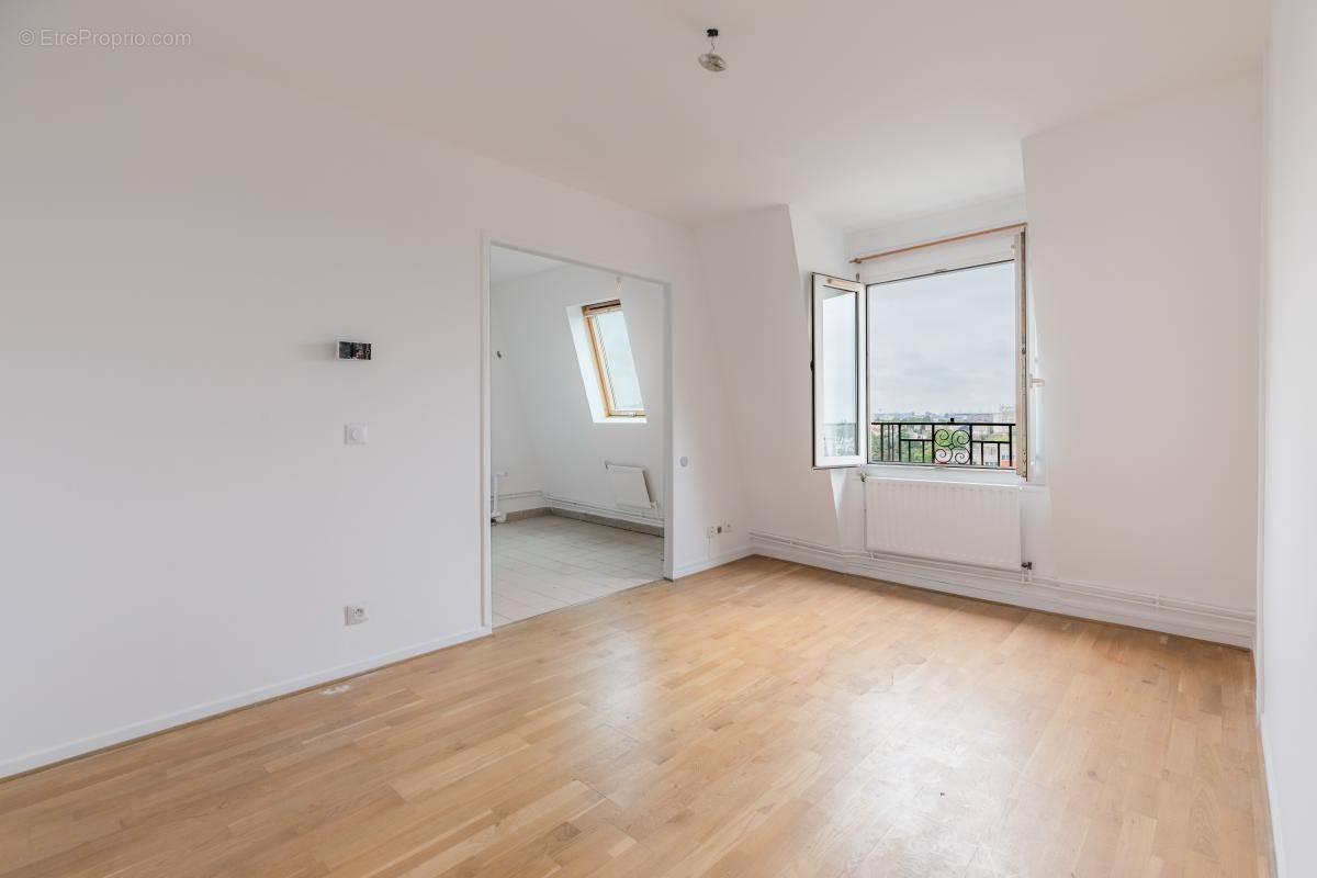 Appartement à AUBERVILLIERS