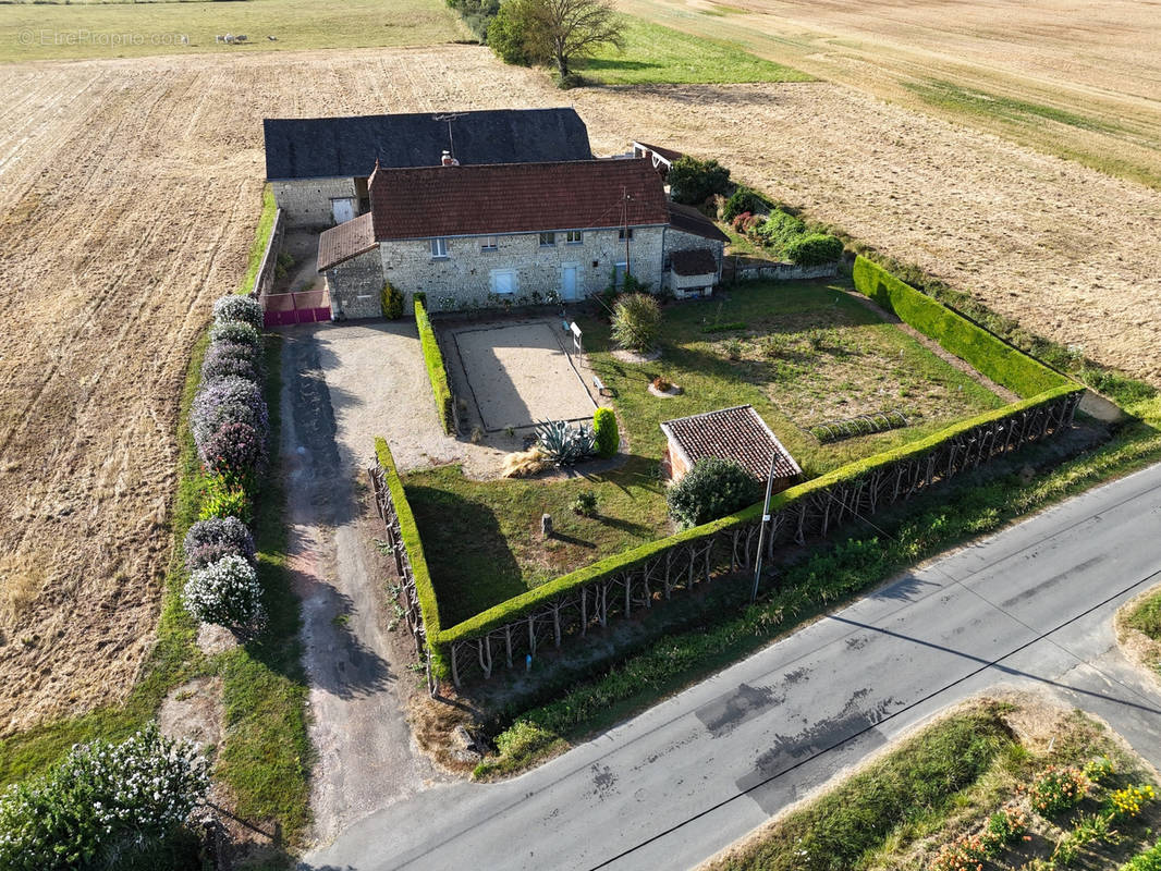 Maison à SAINT-CHRISTOPHE