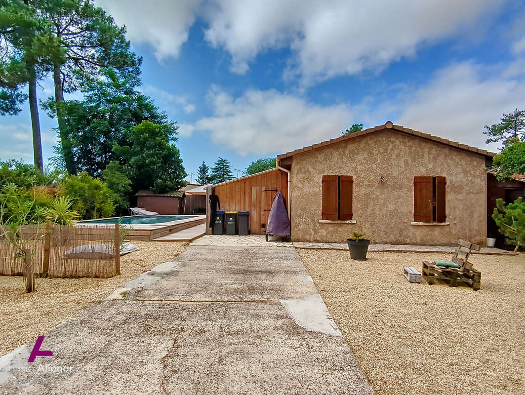 Maison à ARES