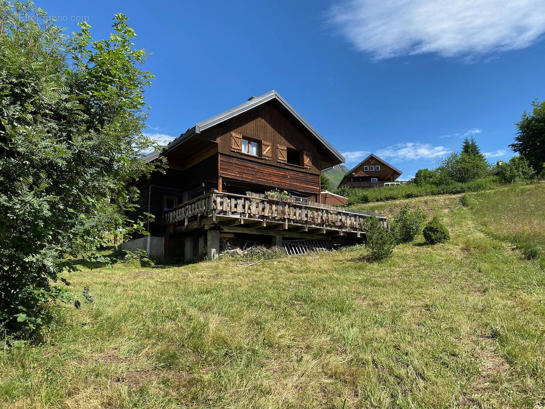 Maison à ALBIEZ-MONTROND