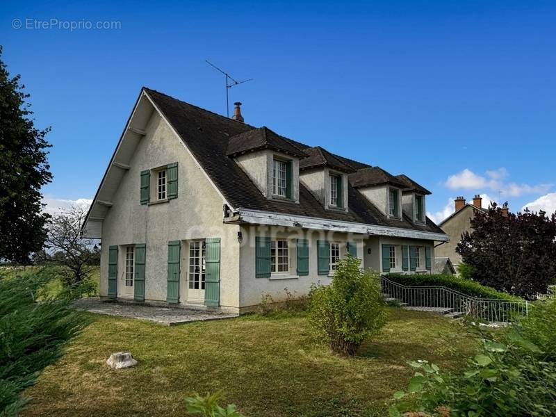 Maison à AUNAY-EN-BAZOIS