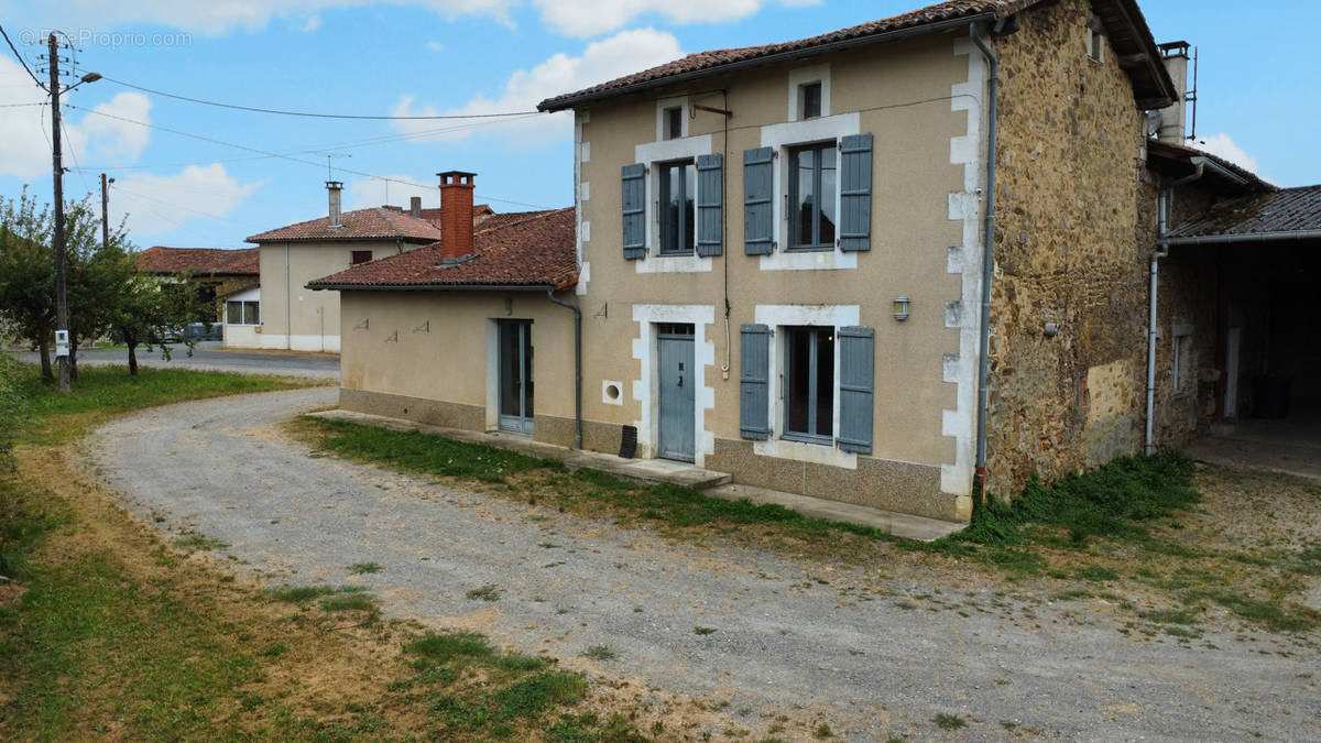 Maison à MASSIGNAC