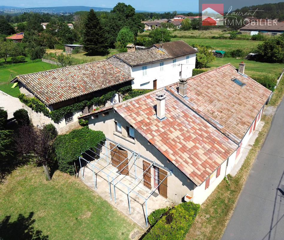 Maison à PONT-DE-VAUX