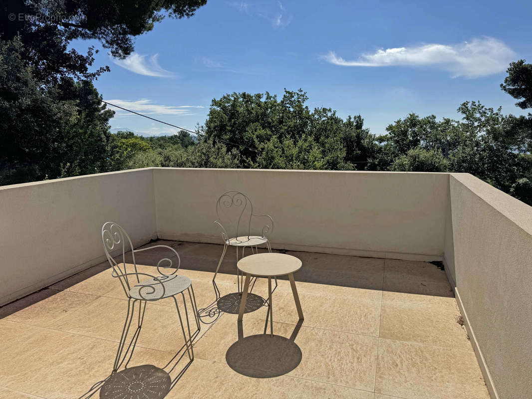 Maison à TOURRETTES-SUR-LOUP