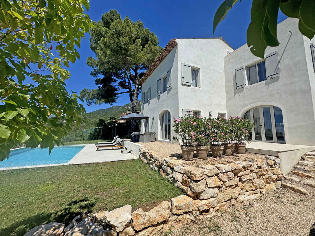 Maison à TOURRETTES-SUR-LOUP