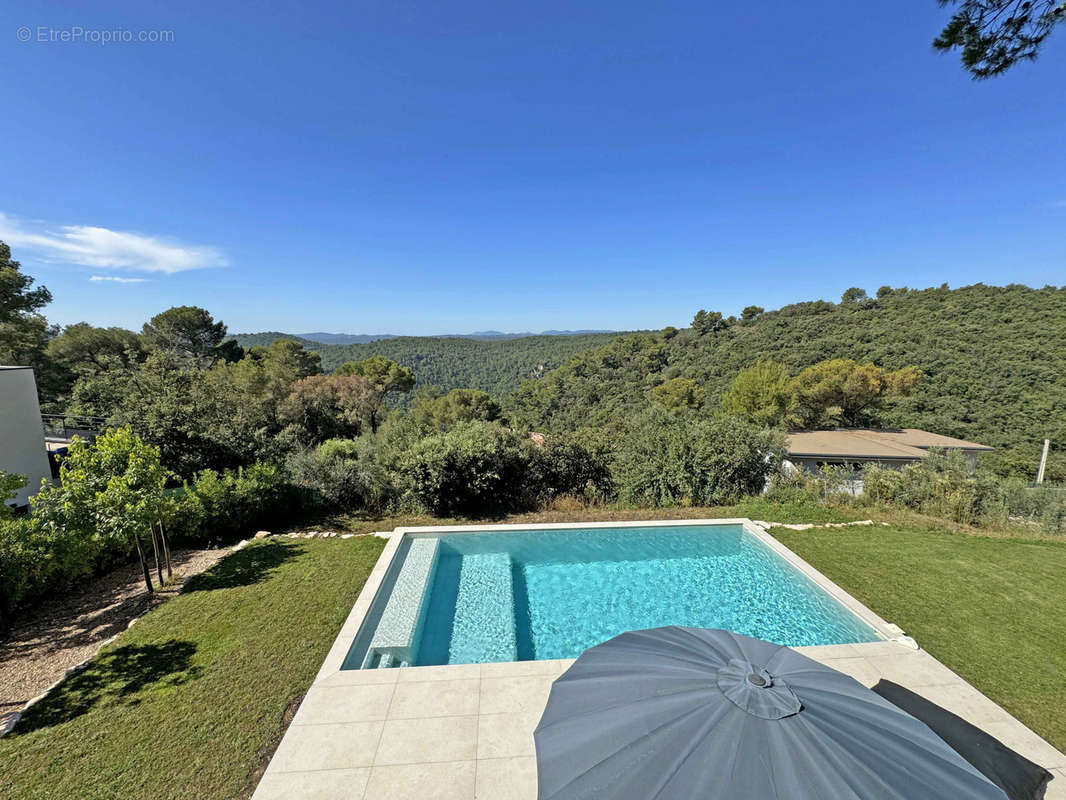 Maison à TOURRETTES-SUR-LOUP