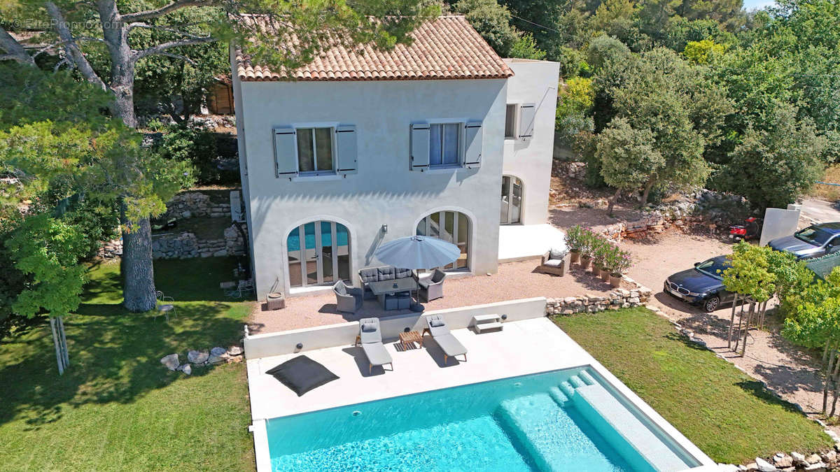 Maison à TOURRETTES-SUR-LOUP