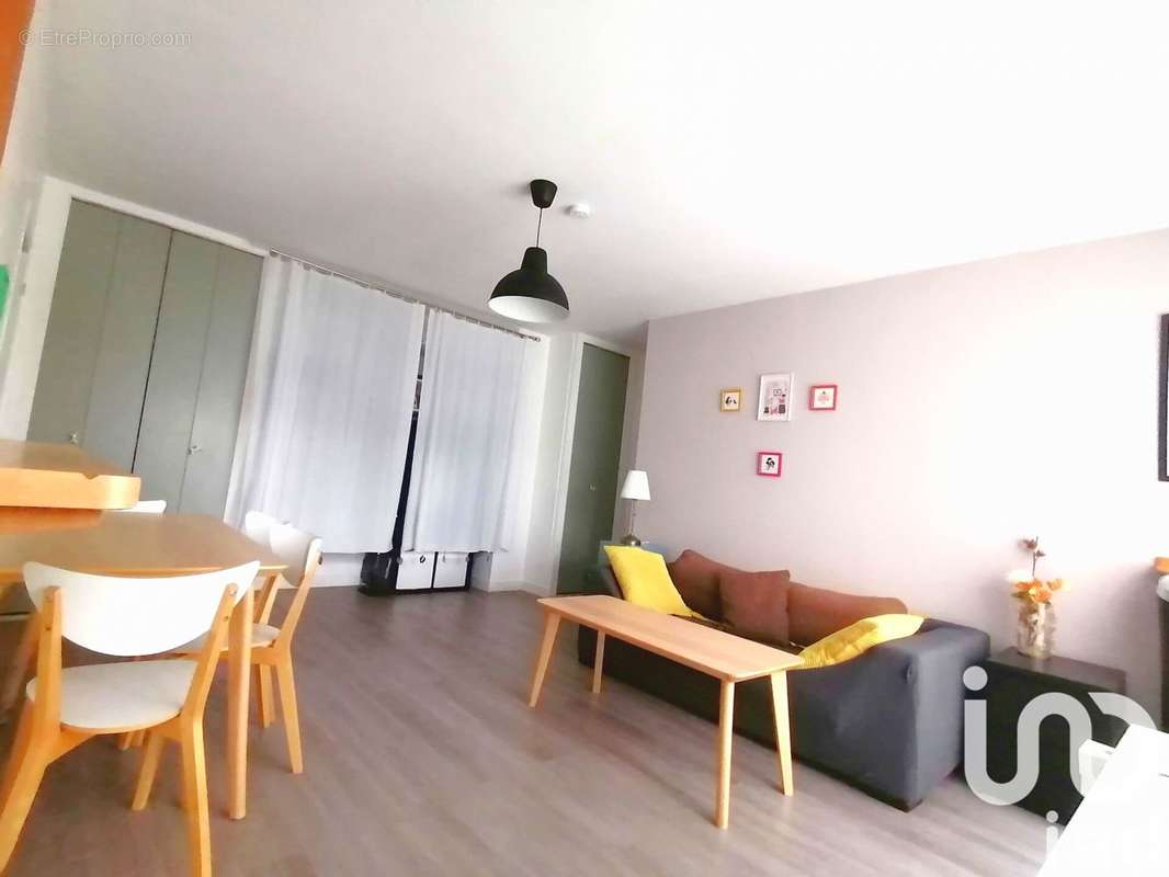 Photo 2 - Appartement à HEROUVILLE-SAINT-CLAIR