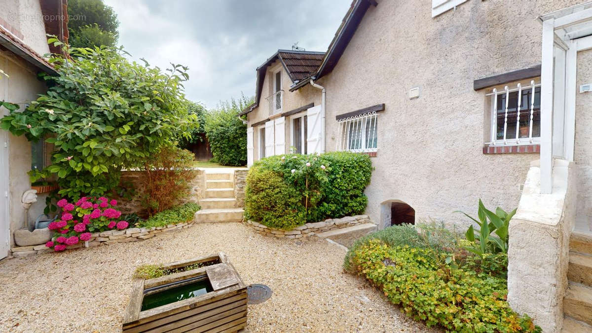 Maison à FONTENAY-SAINT-PERE