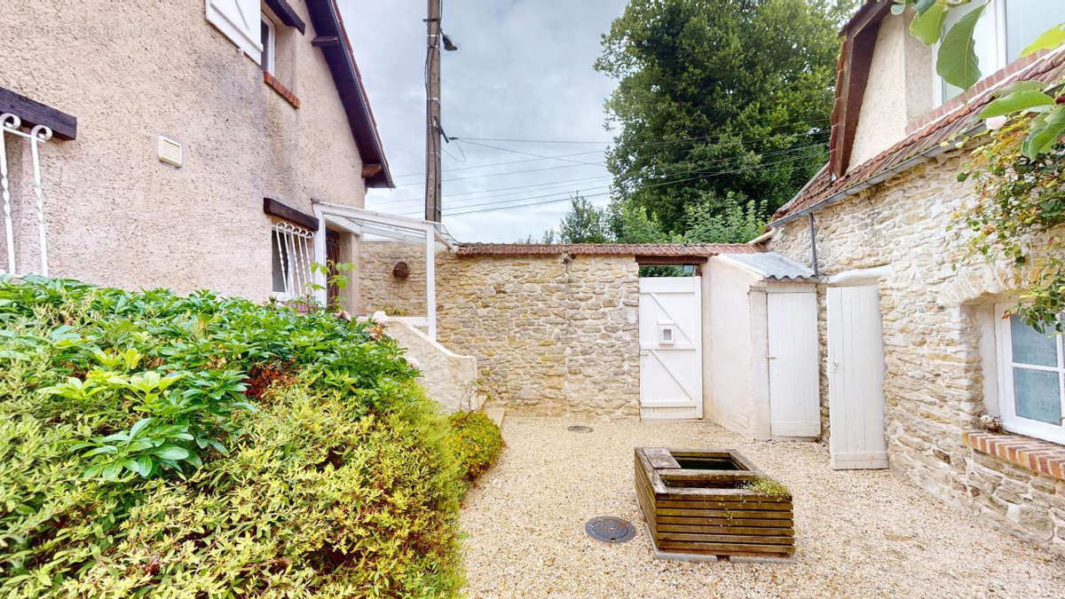 Maison à FONTENAY-SAINT-PERE