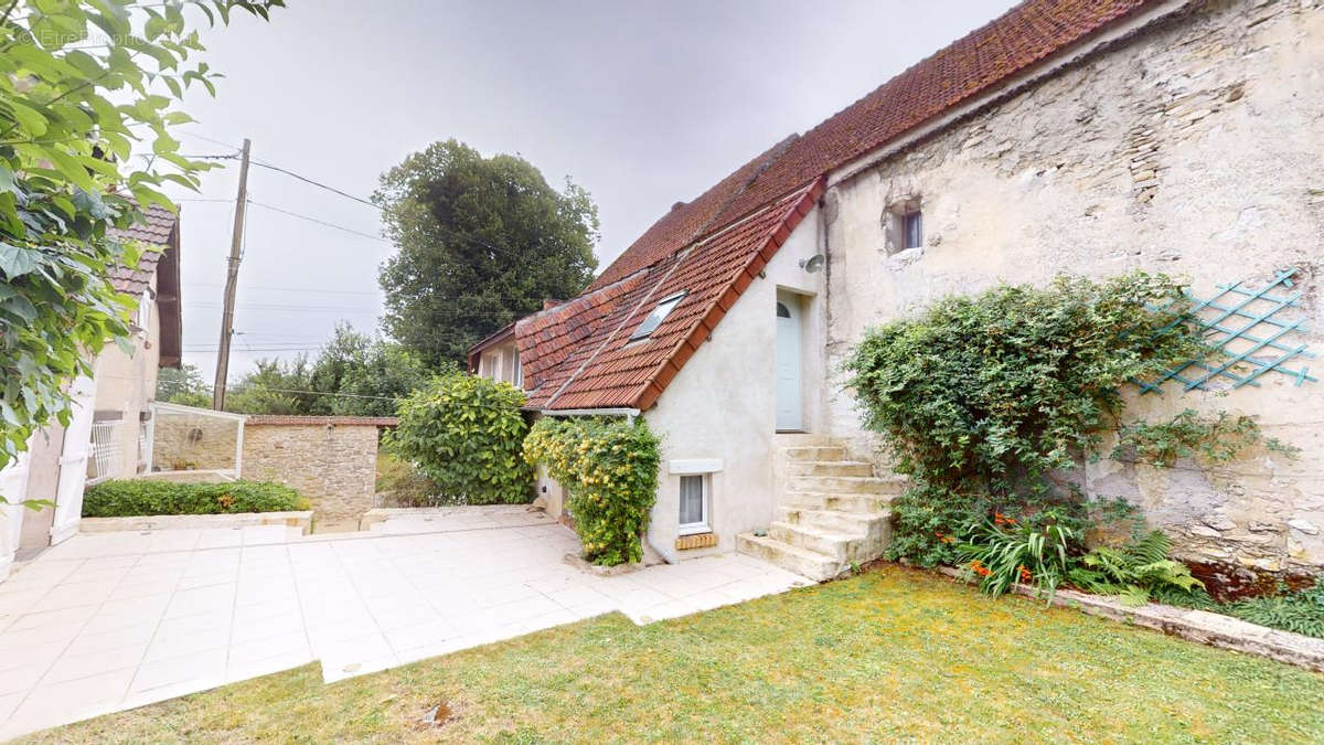 Maison à FONTENAY-SAINT-PERE