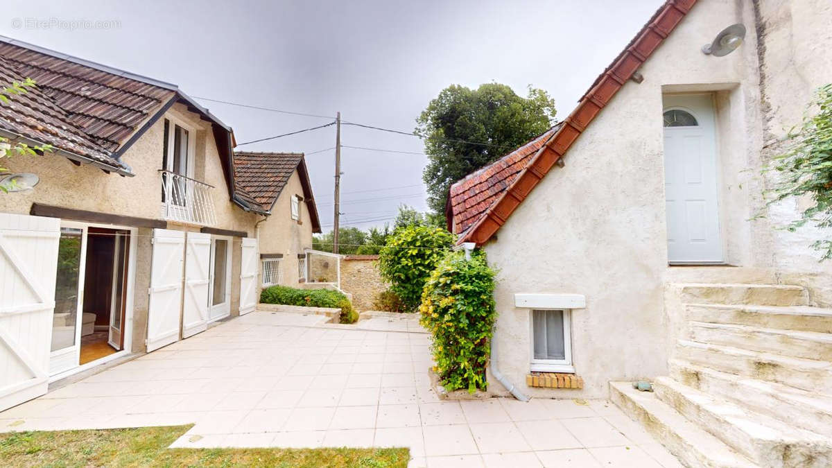 Maison à FONTENAY-SAINT-PERE