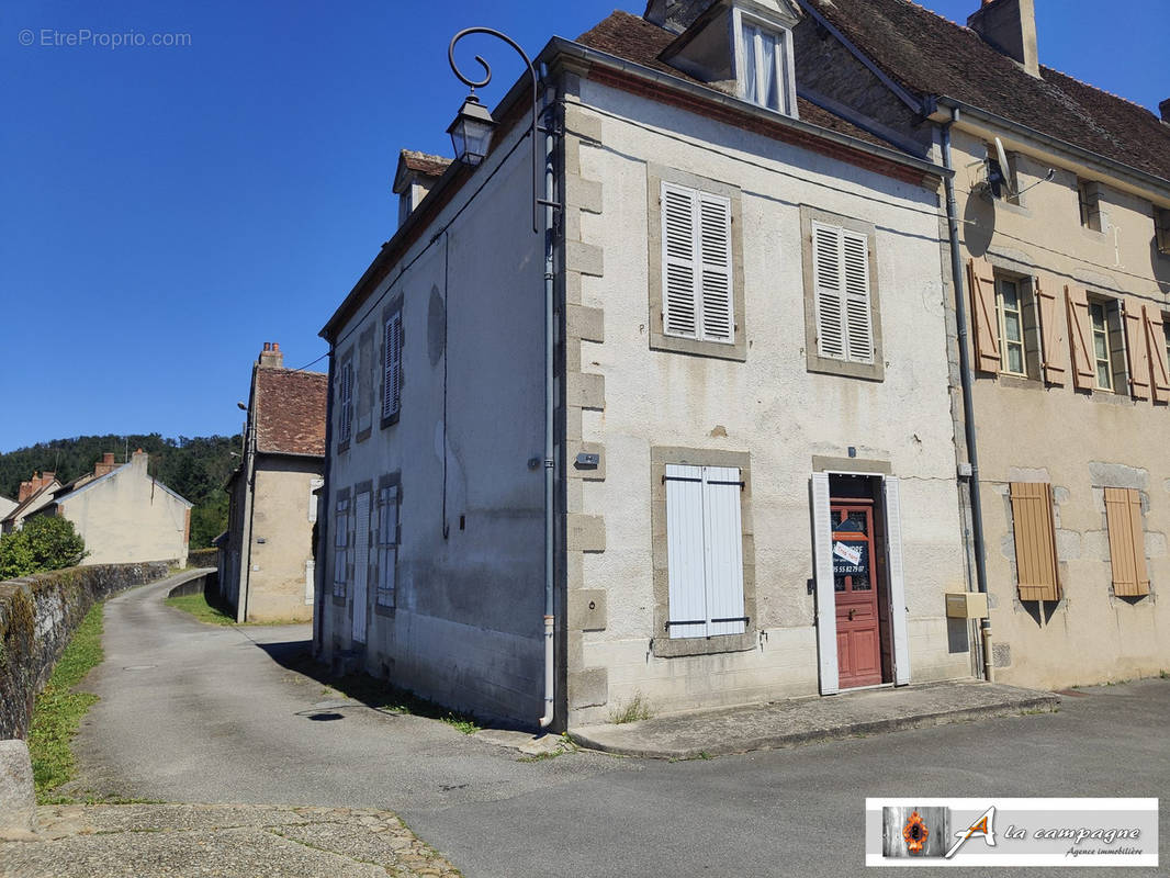 Maison à CHAMBON-SUR-VOUEIZE