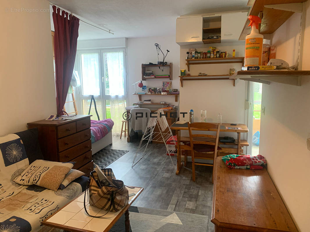 Appartement à LONS