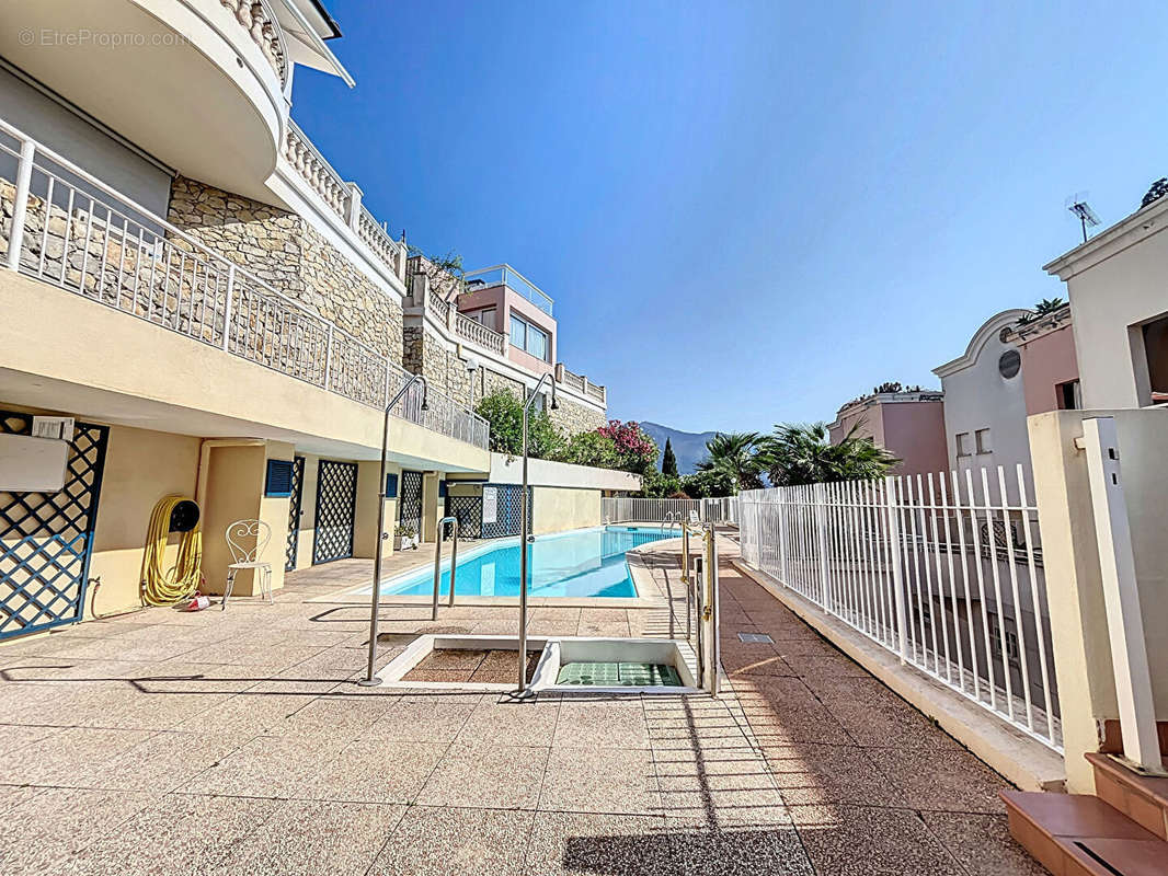 Appartement à ROQUEBRUNE-CAP-MARTIN