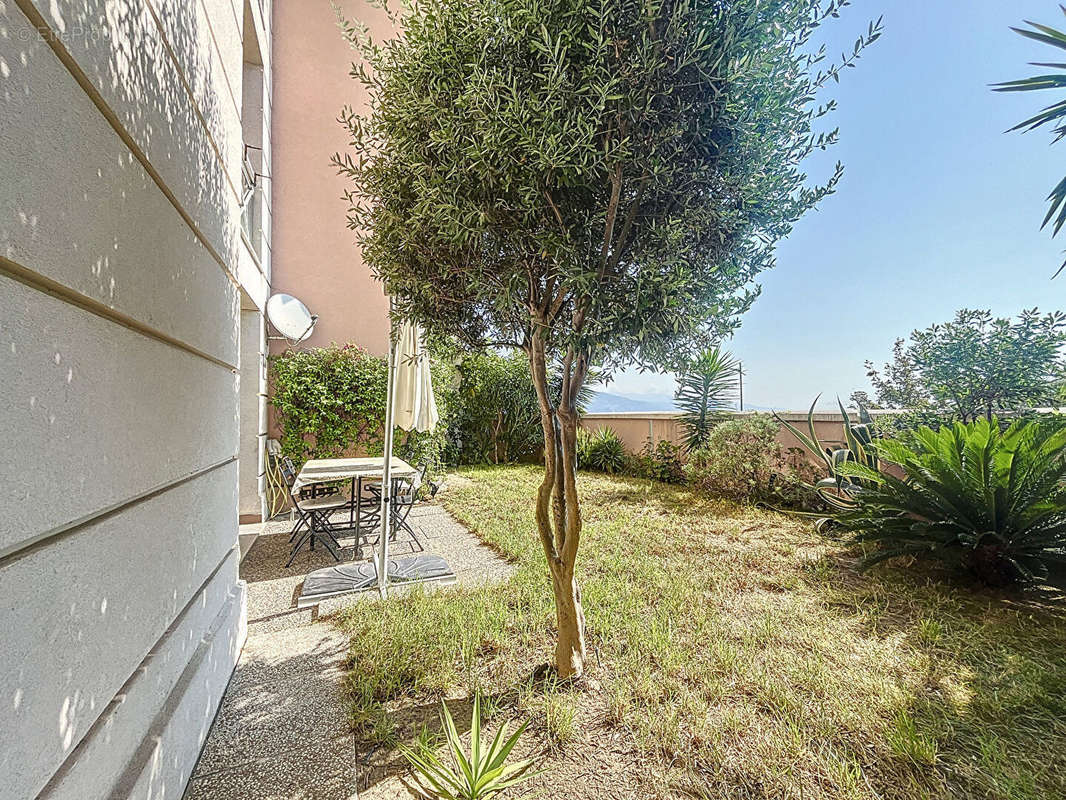 Appartement à ROQUEBRUNE-CAP-MARTIN