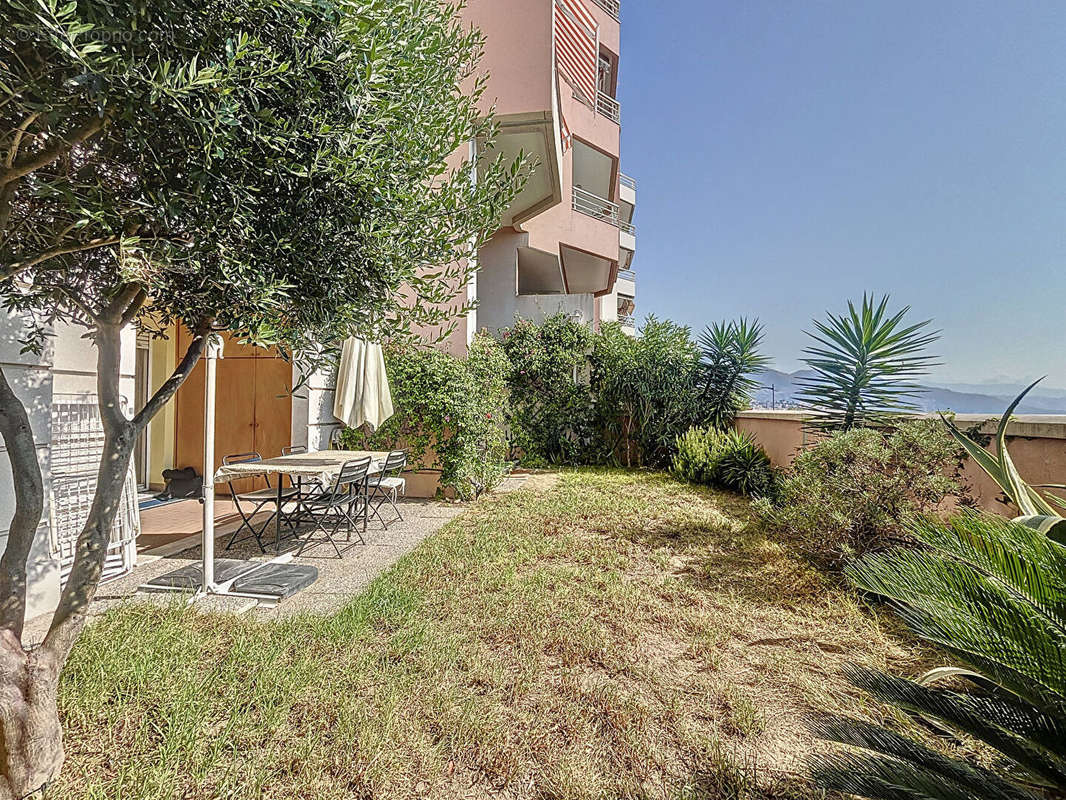 Appartement à ROQUEBRUNE-CAP-MARTIN