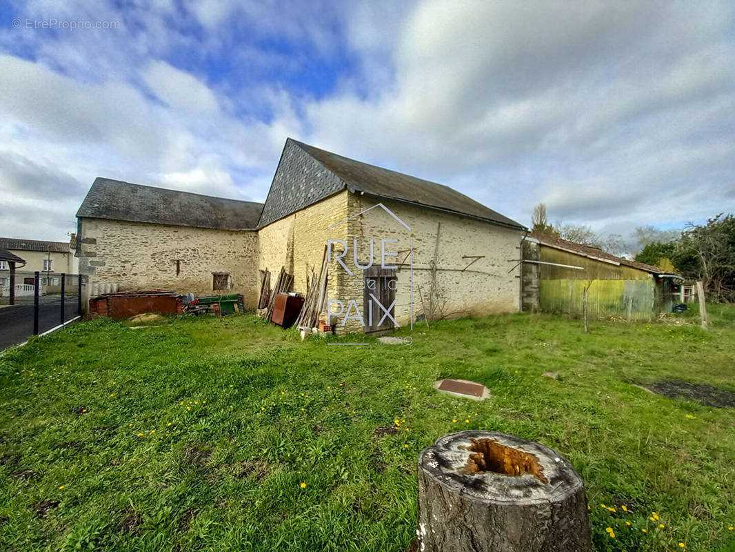 Autre à LENCLOITRE