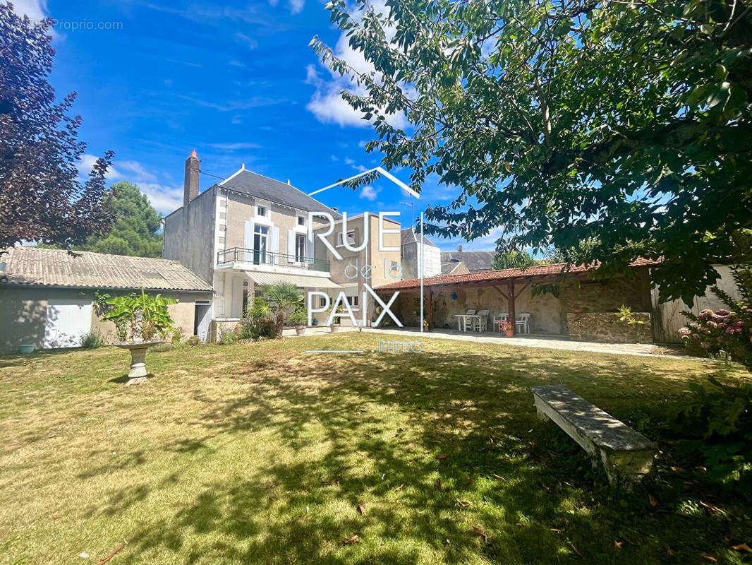 Maison à PARTHENAY