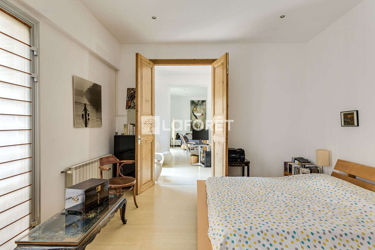 Appartement à MARSEILLE-1E