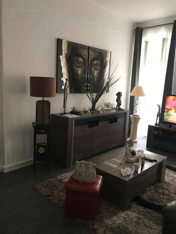 Appartement à MARSEILLE-1E