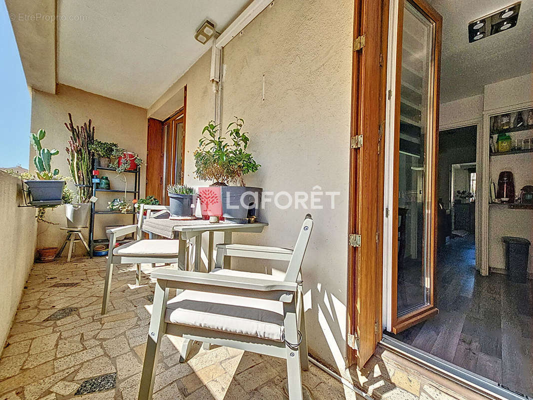 Appartement à MARSEILLE-4E