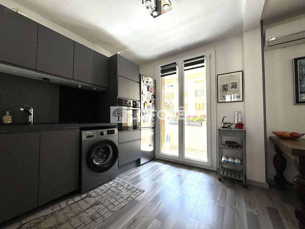 Appartement à MARSEILLE-4E