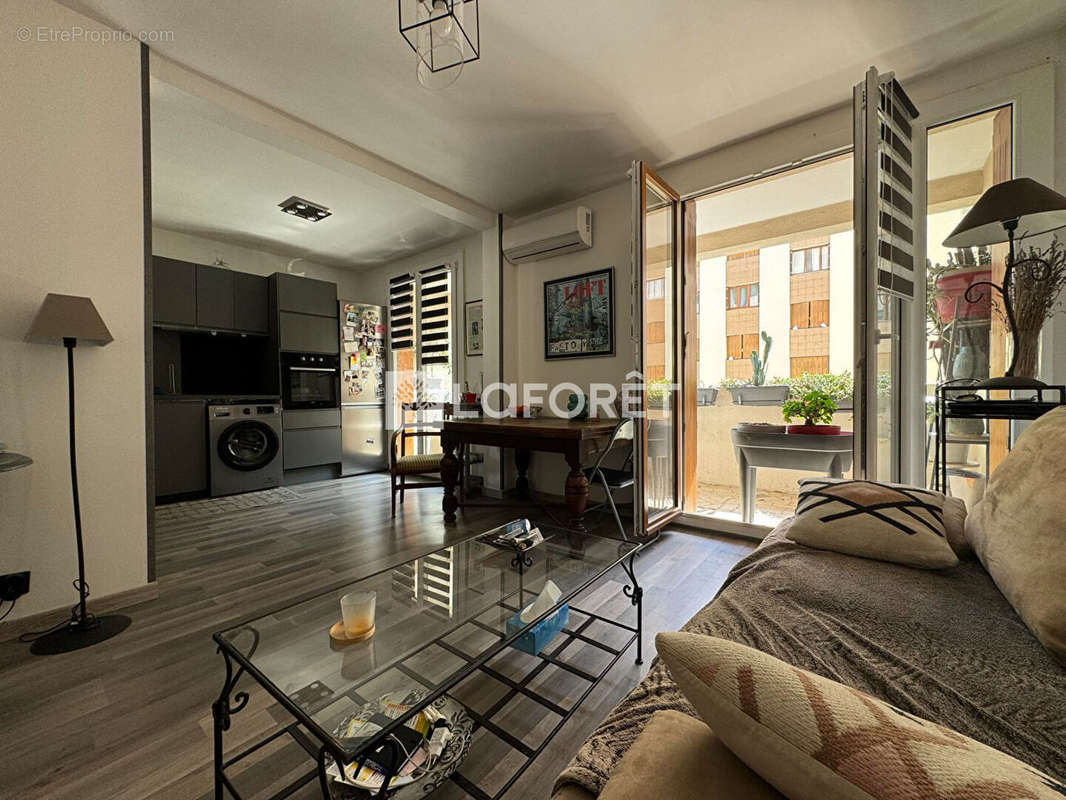 Appartement à MARSEILLE-4E