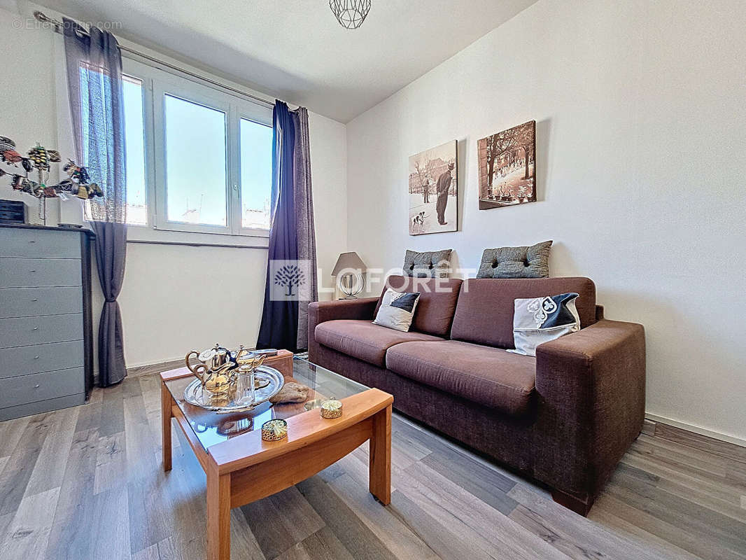 Appartement à MARSEILLE-4E