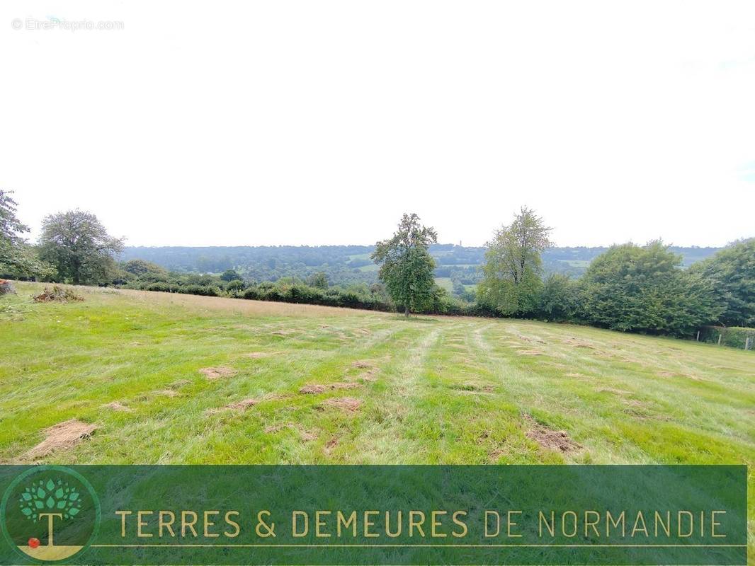 Terrain à CORMEILLES