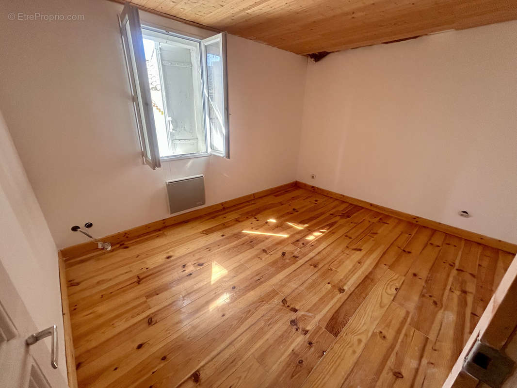 Appartement à GALLARGUES-LE-MONTUEUX