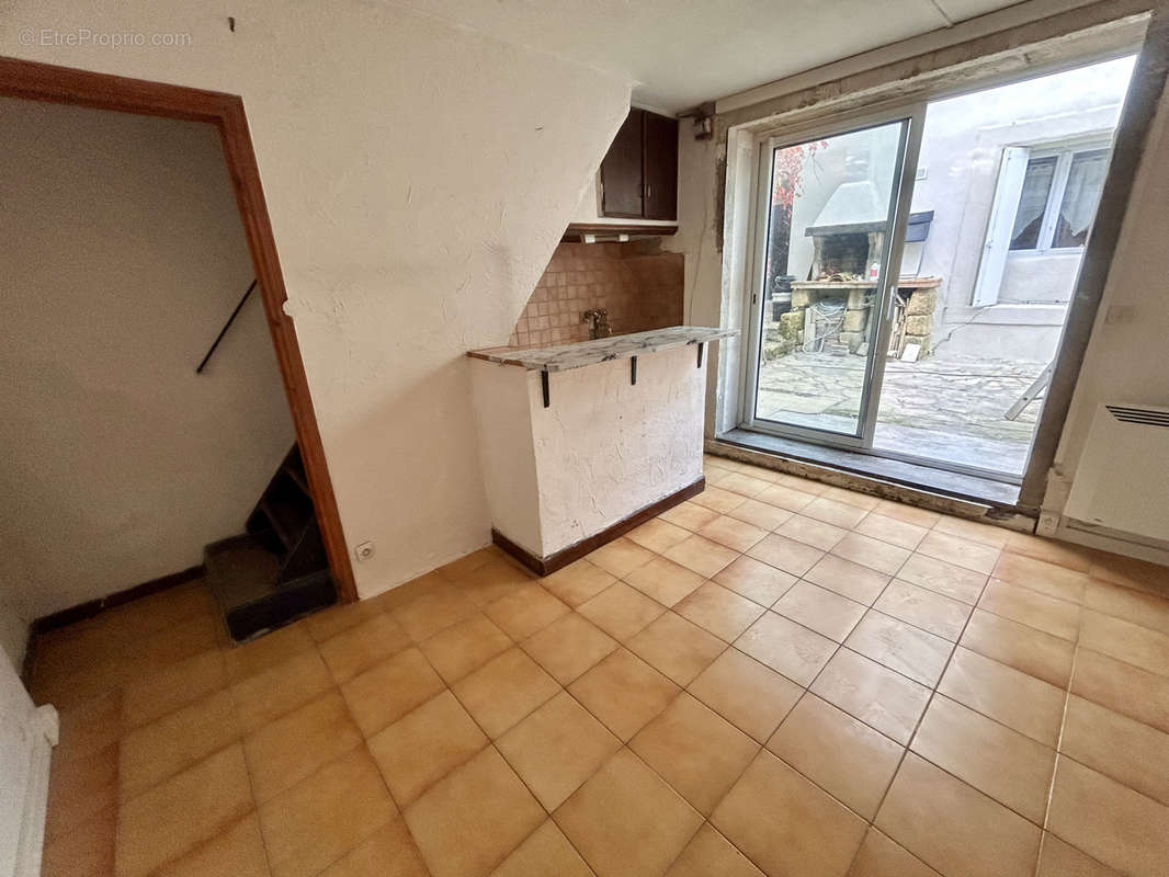 Appartement à GALLARGUES-LE-MONTUEUX