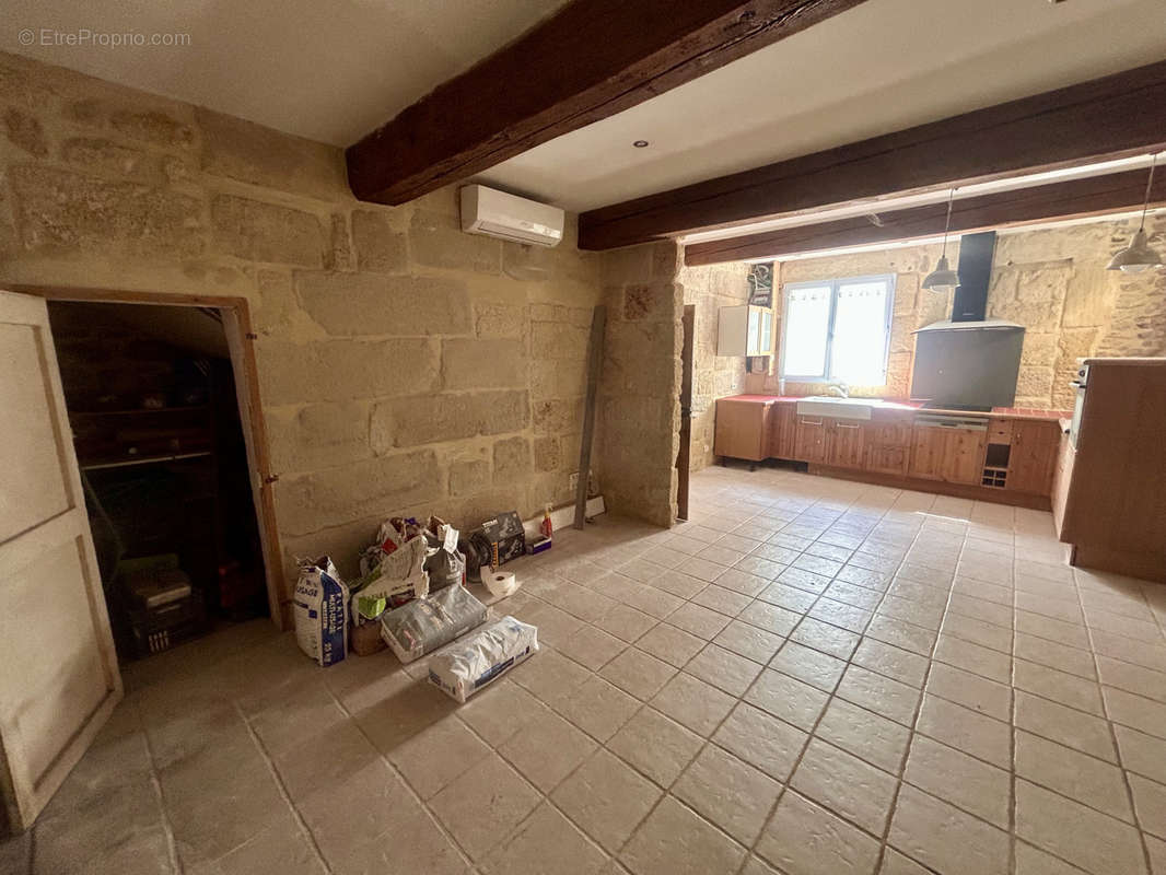 Appartement à GALLARGUES-LE-MONTUEUX